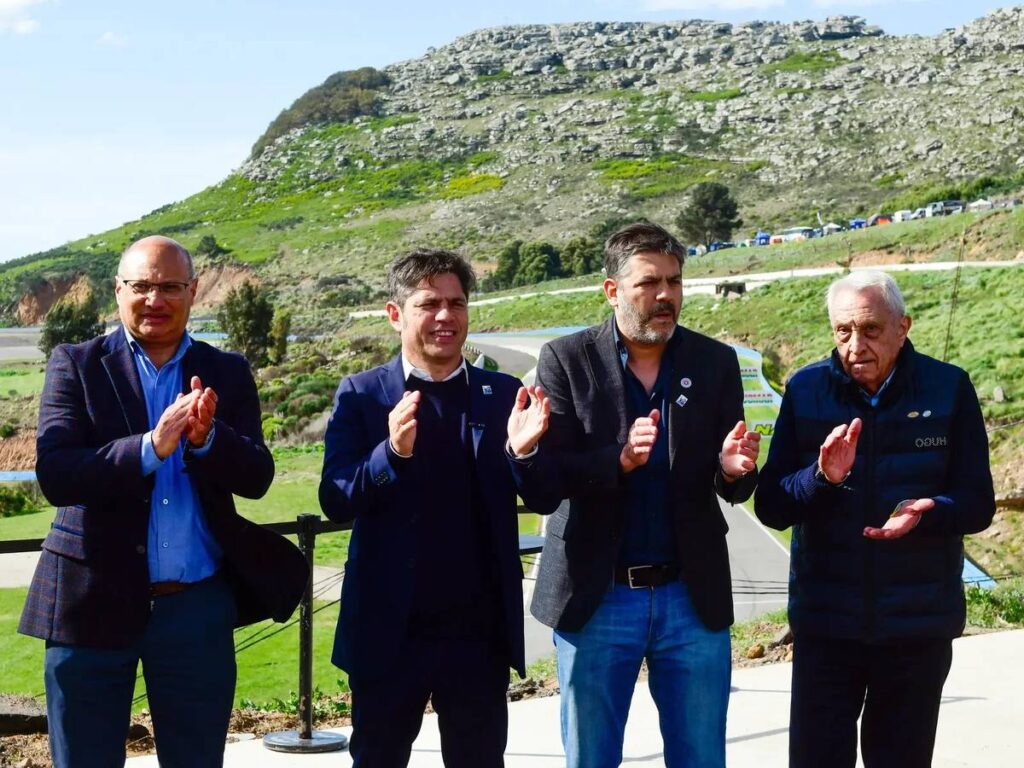 “Este circuito se paga solo”: Kicillof participó de la reinauguración del Autódromo Juan Manuel Fangio en Balcarce