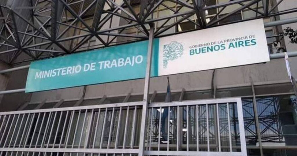 Paritarias bonaerenses: Docentes aprobaron la oferta de aumento salarial del 6% escalonado en octubre y noviembre
